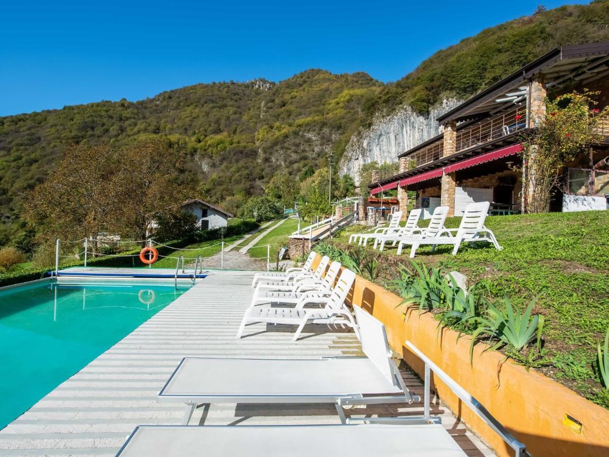 Cozy Chalet At Marone Lake Lombardy With Pool المظهر الخارجي الصورة