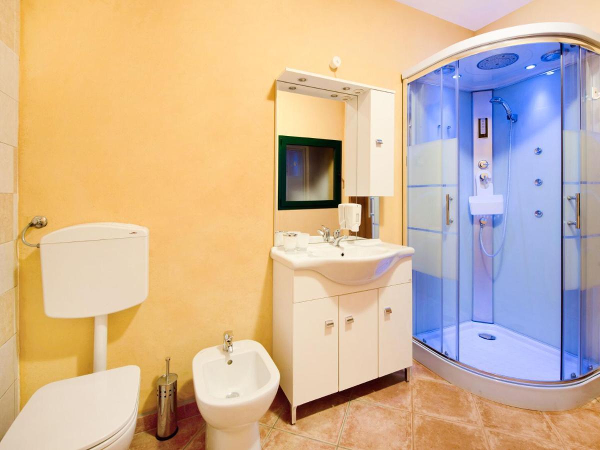 Cozy Chalet At Marone Lake Lombardy With Pool المظهر الخارجي الصورة
