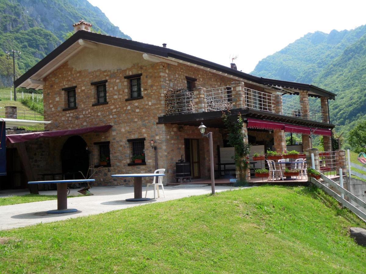 Cozy Chalet At Marone Lake Lombardy With Pool المظهر الخارجي الصورة