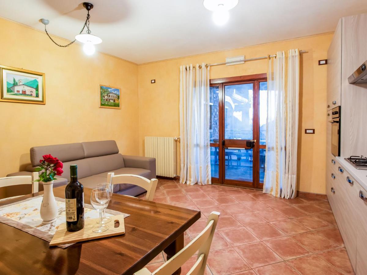 Cozy Chalet At Marone Lake Lombardy With Pool المظهر الخارجي الصورة
