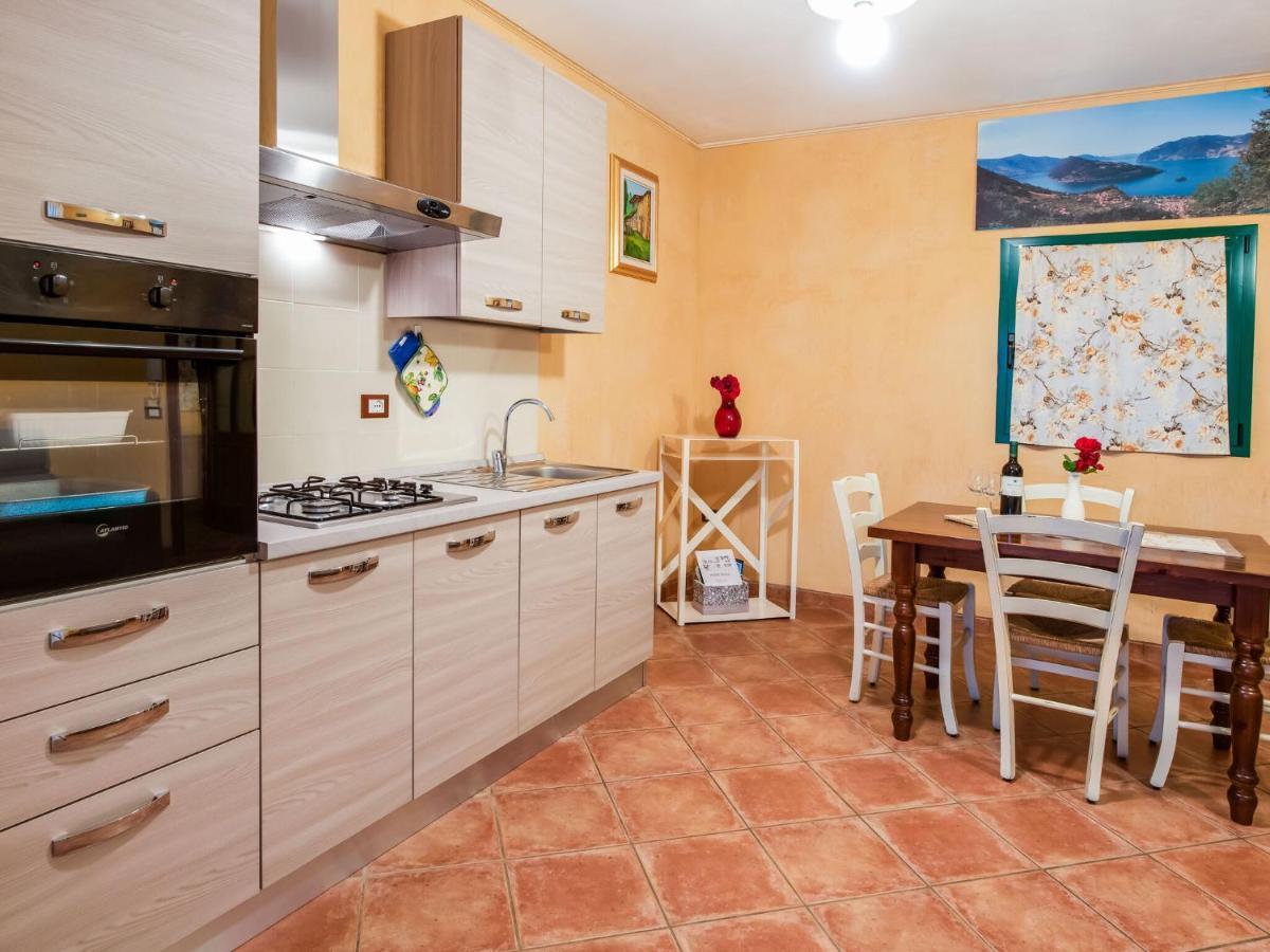 Cozy Chalet At Marone Lake Lombardy With Pool المظهر الخارجي الصورة