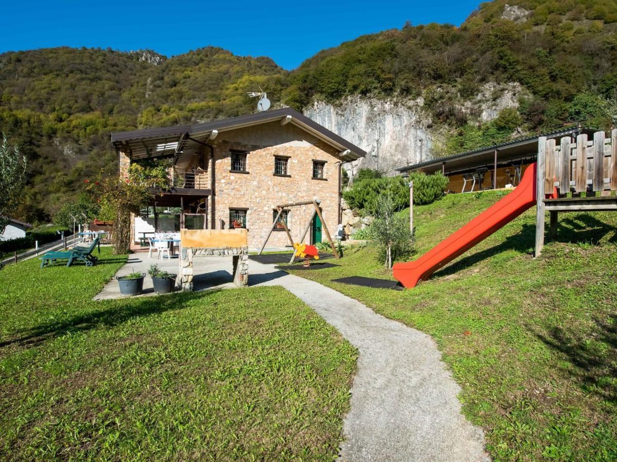 Cozy Chalet At Marone Lake Lombardy With Pool المظهر الخارجي الصورة